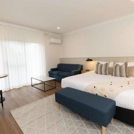 Clare Country Club Hotel Buitenkant foto