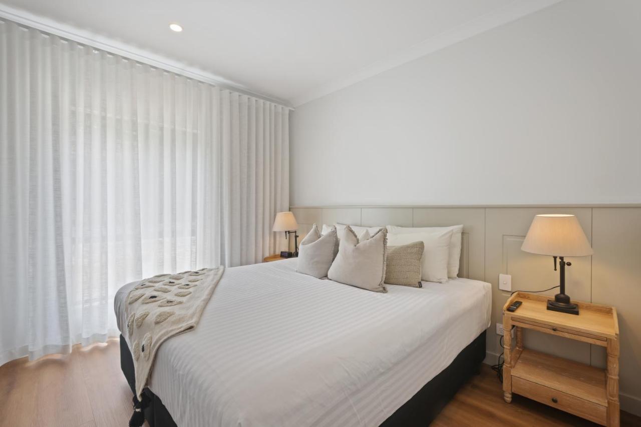 Clare Country Club Hotel Buitenkant foto