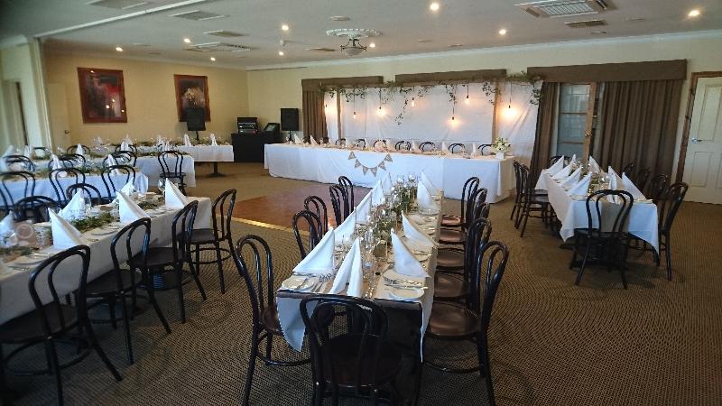 Clare Country Club Hotel Buitenkant foto